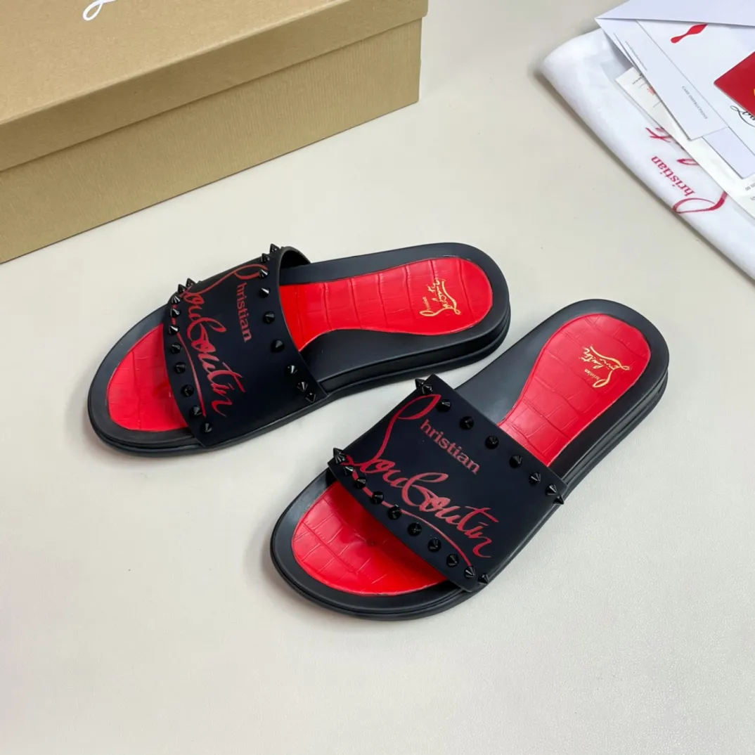 [CL red sole shoes] P: 340💰 size 38-45 Men’s classic slippers, made on the official website 1:1, the original factory specializes in original materials ➖ OEM 3D printed patterns, all hand-nailed and made ➖ Ultra-light non-slip outsole. Super fashionable and super comfortable, handsome on the feet, a must-have for men in summer! !